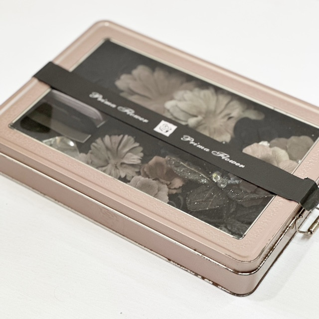 Prima Marketing Crown Jewels Collection - Queen Victoria - Image 3