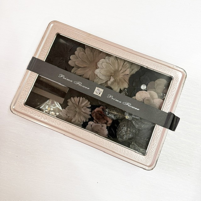 Prima Marketing Crown Jewels Collection - Queen Victoria - Image 2