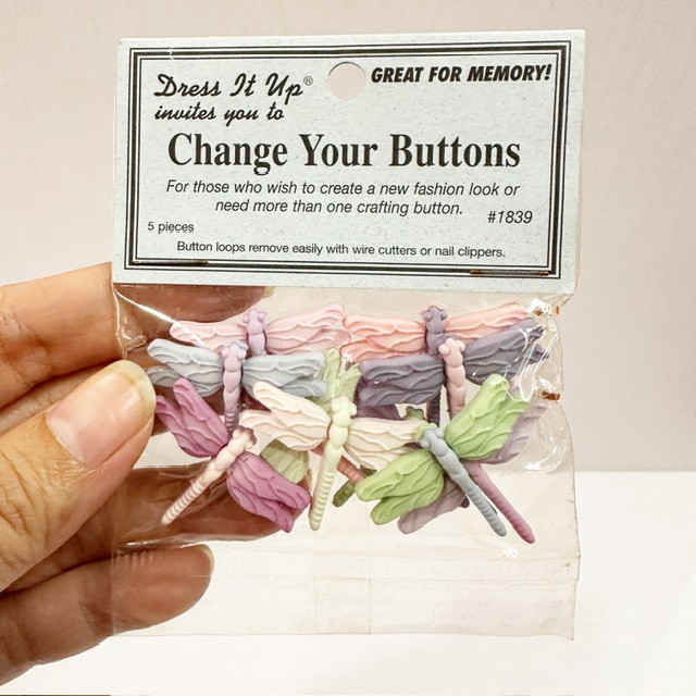 Dress It Up Assorted Buttons - Dragonfly (Scrapbooks, Journals)