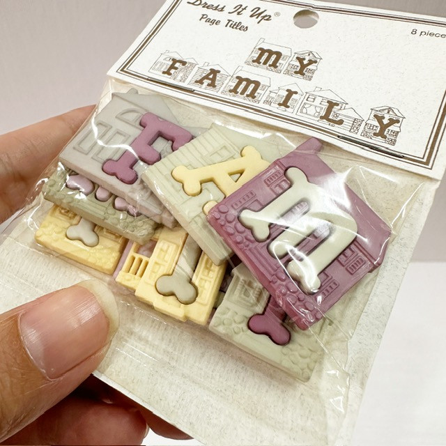 Dress It Up Page Title Buttons - My Family (For Scrapbooks, Journals) - Image 3