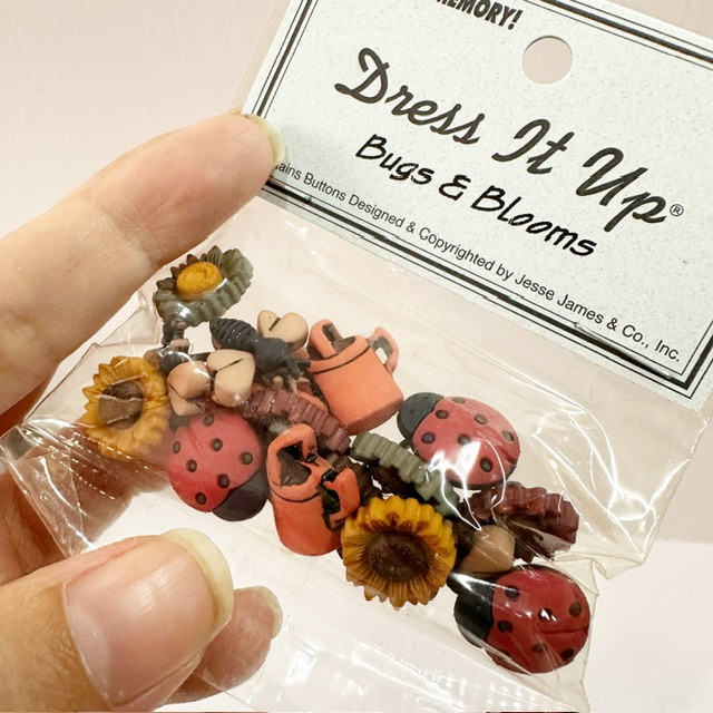 Dress It Up Memory Mates Buttons - Bugs and Blooms (For Journals, Scrapbooks) - Image 3